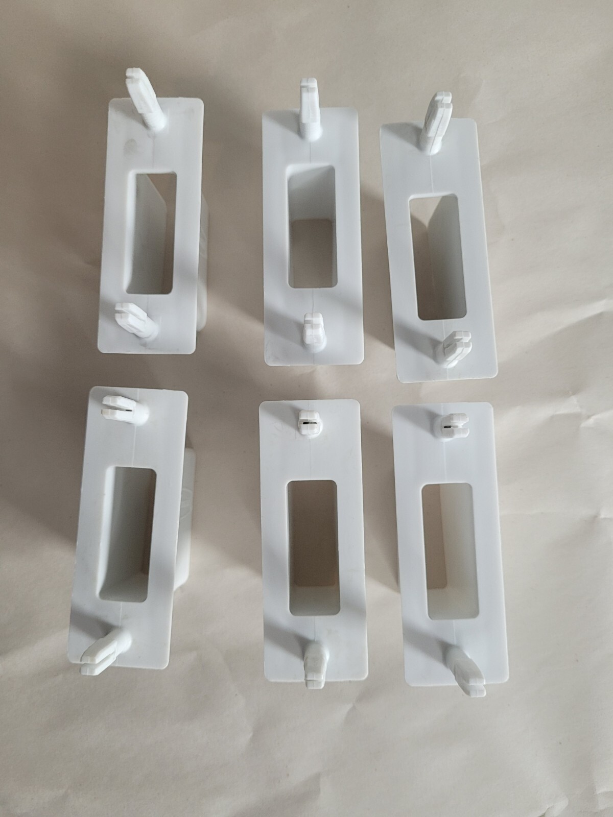 Rubbermaid Free Slide Fast Set Plastic Wall End Bracket White Lot of 6