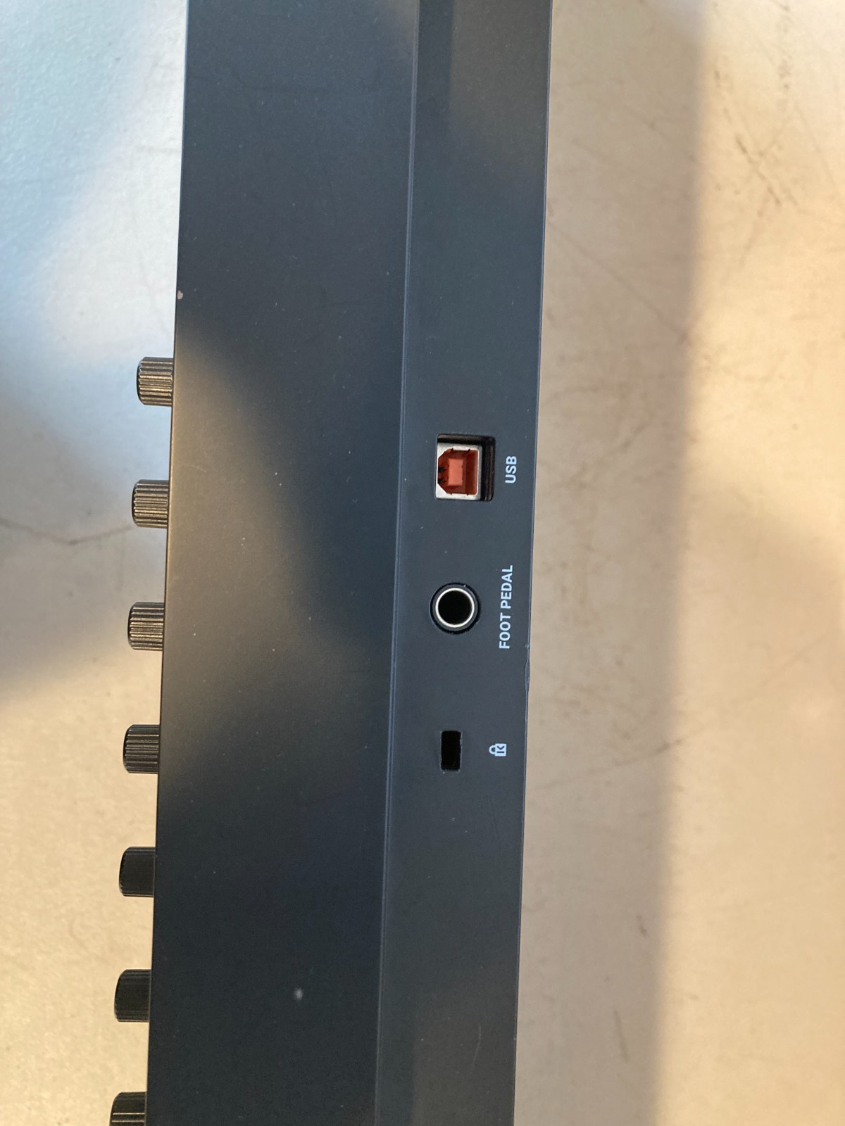 KOMPLETE KONTROL A49 MIDI CONTROLLER