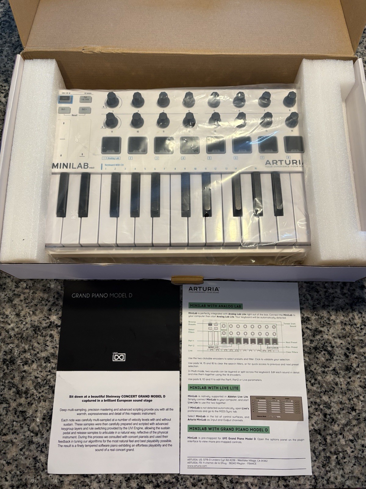 GREAT CONDITION Arturia MiniLab MkII MIDI Controller w/ Analog Lab Lite Software