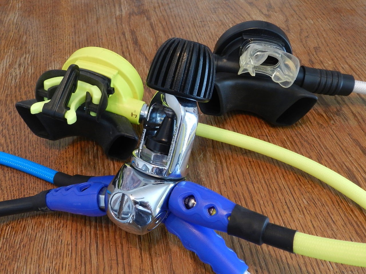 US DIVERS MICRA SEA4 REGULATOR SET-SERVICED