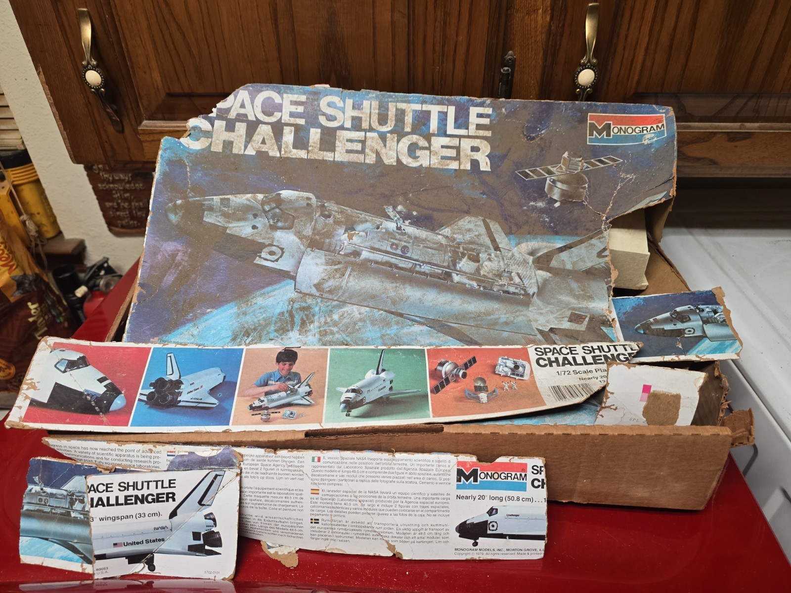 MONOGRAM 1/72 SPACE SHUTTLE CHALLENGER #5702 YEAR 1979 Box Super ROUGH AS IS!!