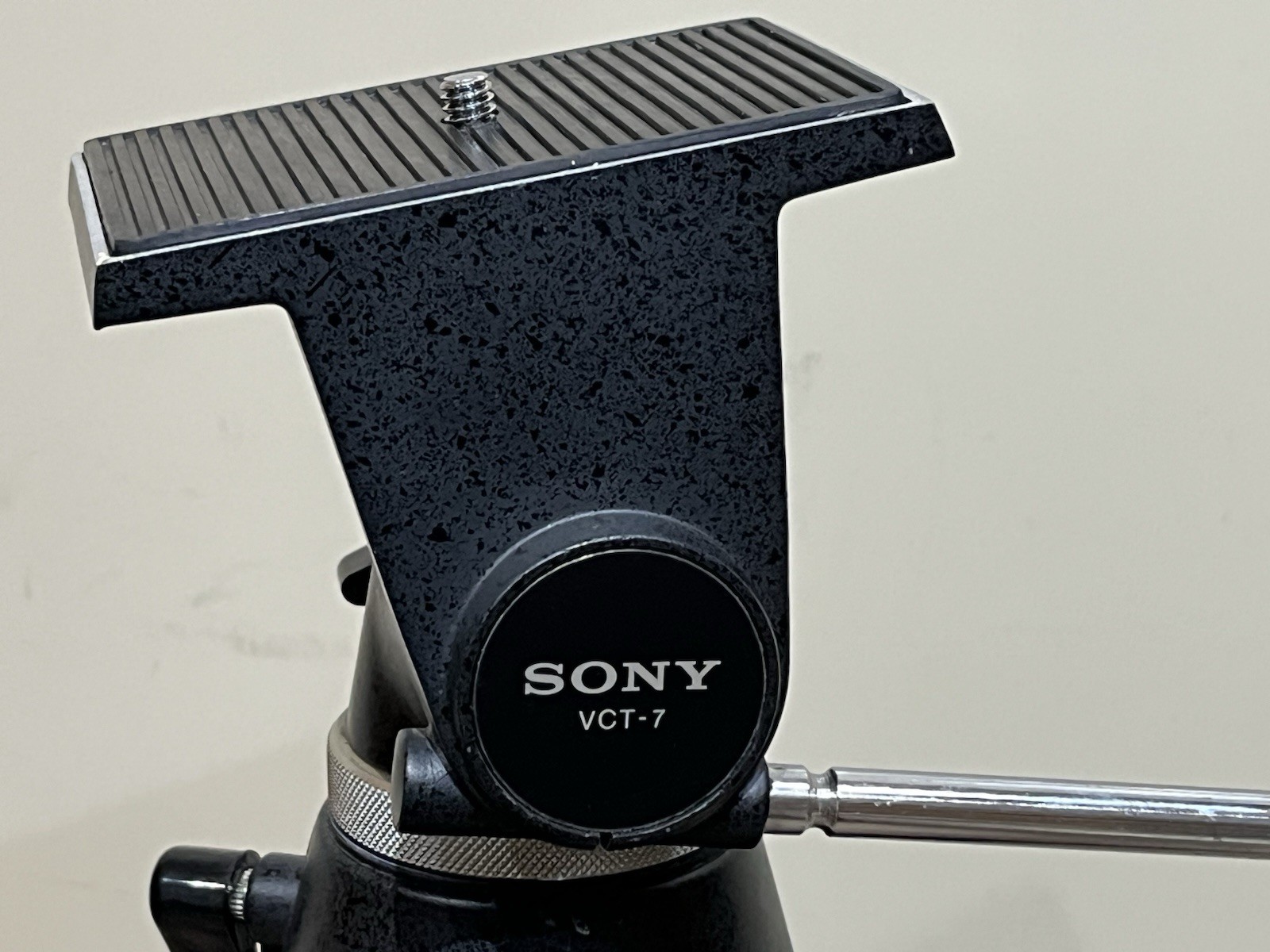 Sony VCT-7 Video Tripod