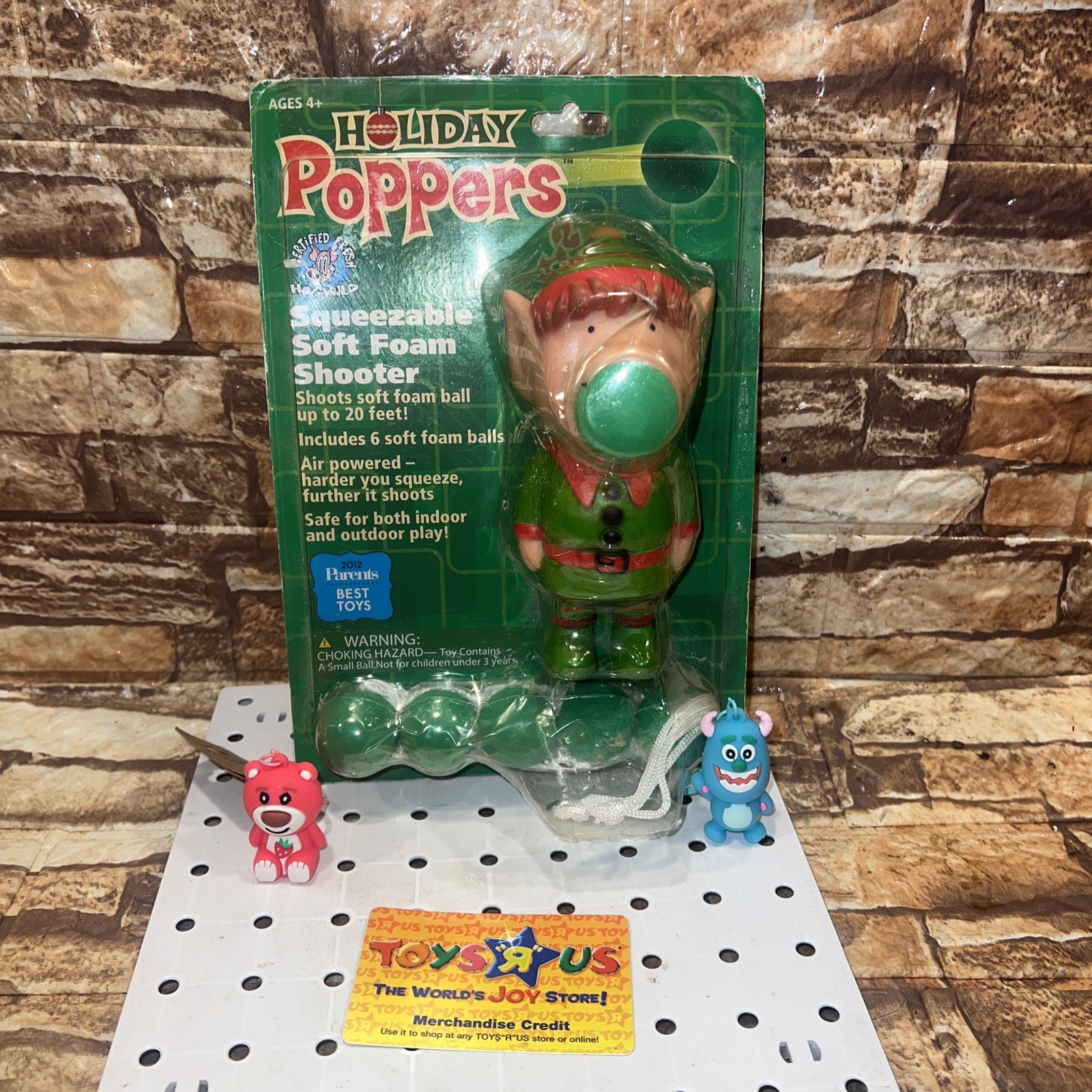 Holiday Poppers Elf Popper Toy Hog Wild Shoot Foam Balls Up to 20ft  NIB 2014