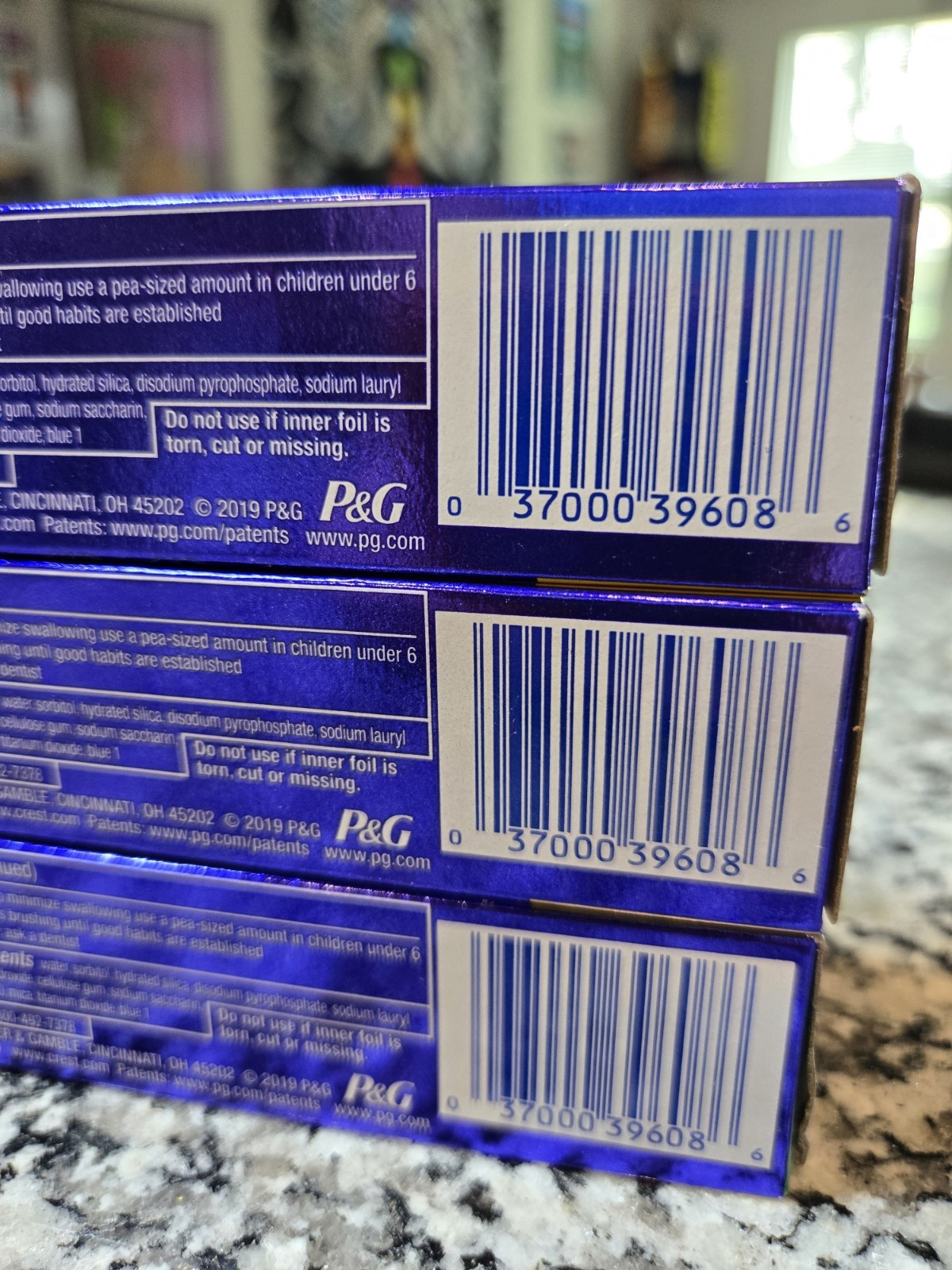3 x Crest 3D White Toothpaste Stain Eraser Fresh Mint 2.3 Oz ea