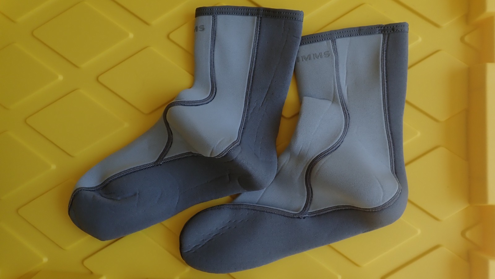 Simms Neoprene Wading Socks size Medium