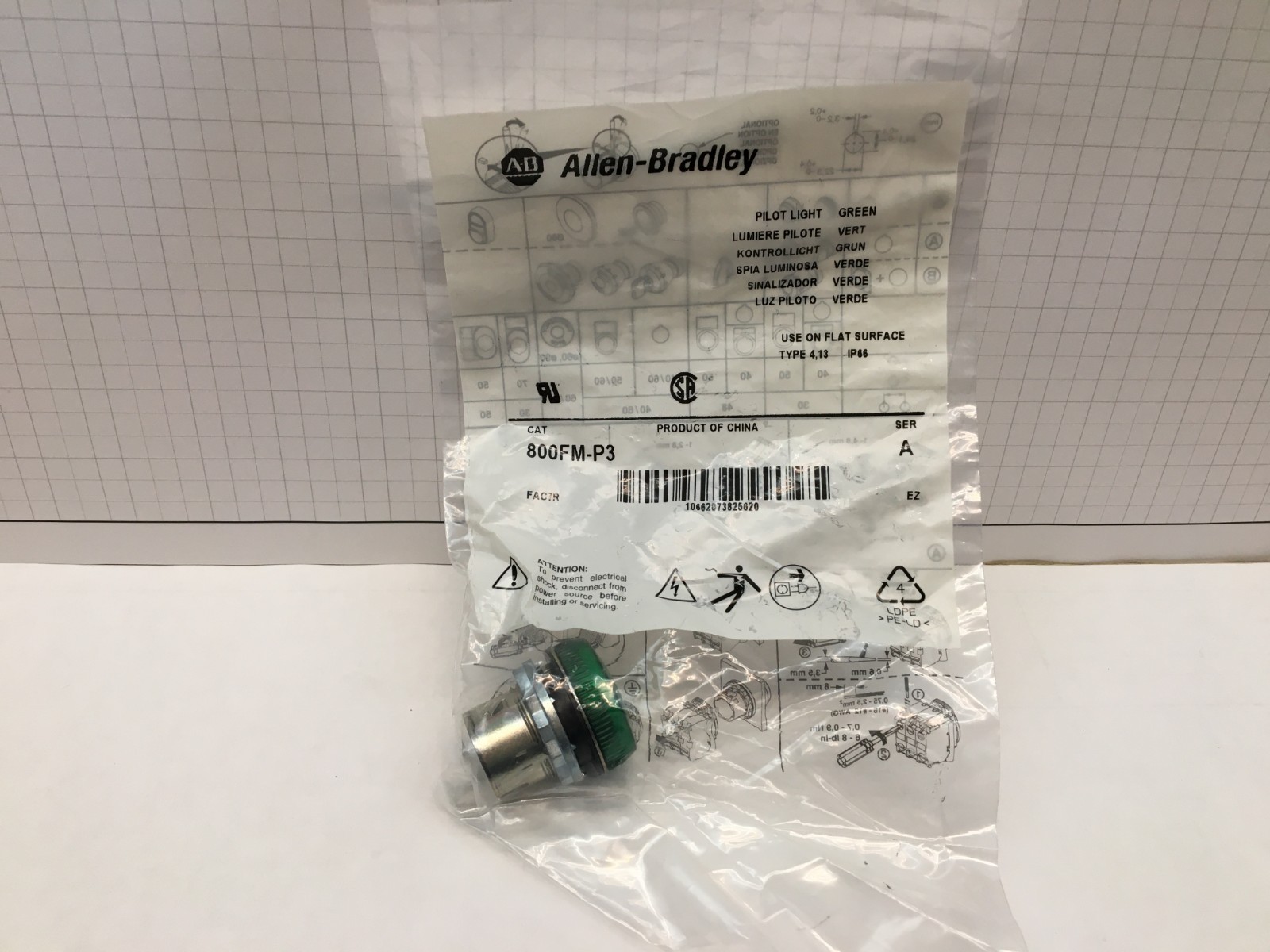 New Factory Seal; Allen-Bradley 800FM-P3 Pilot Light Switch - Green