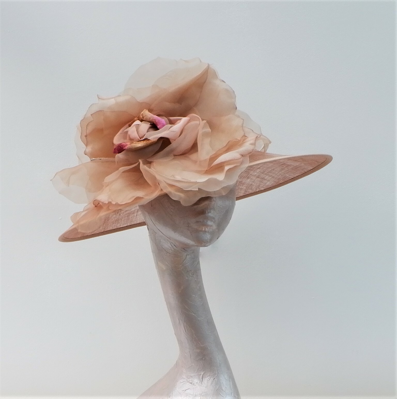 OVAL ROSE GOLD OCCASION HAT  WEDDING ASCOT NO RETURN