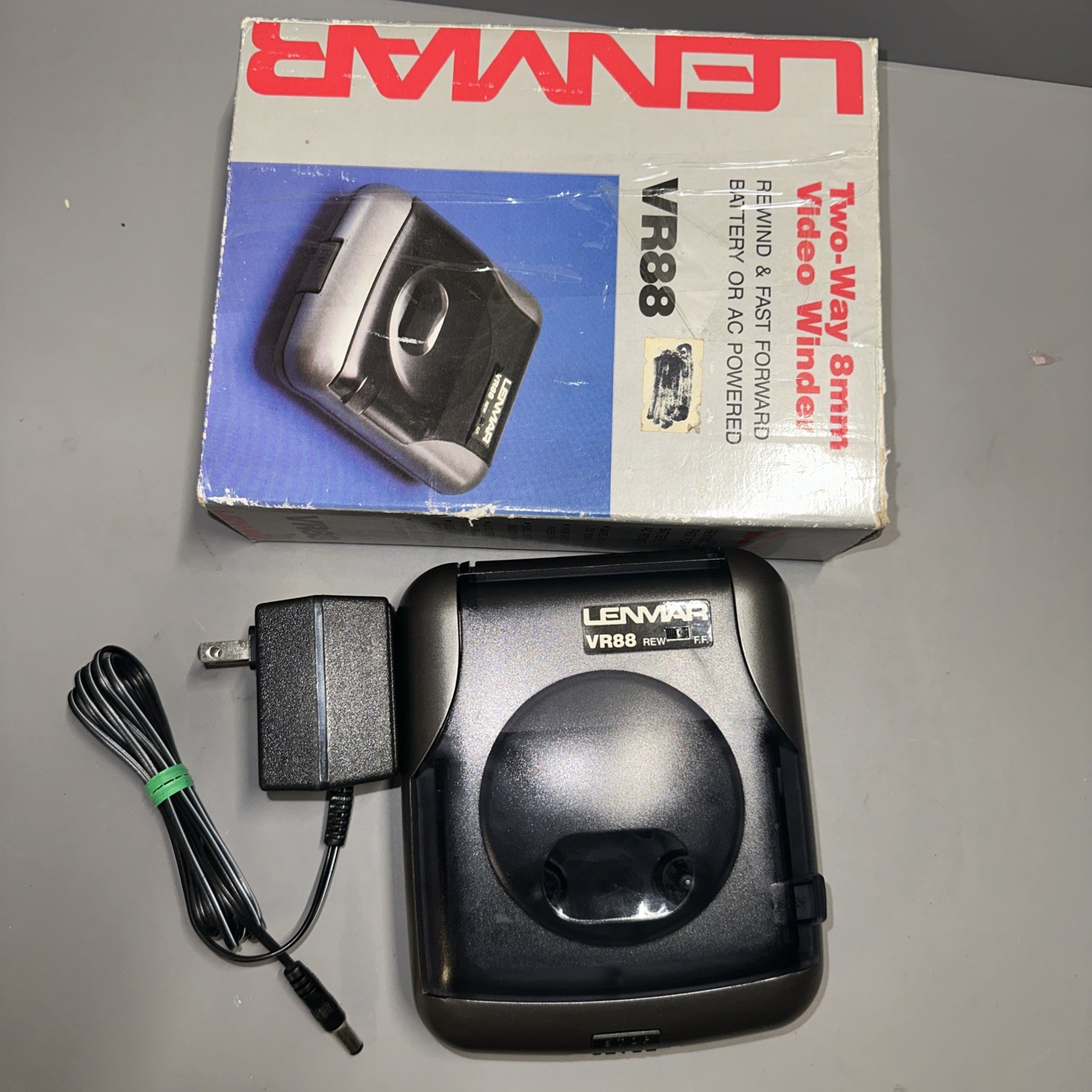 Lenmar 8MM Two-Way Winder VR88 Video Cassette Rewinder Battery Powered or DC