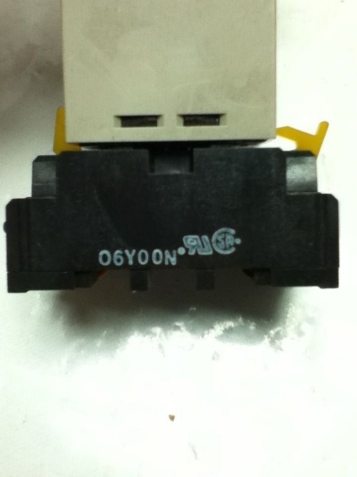 OMRON H3BA TIMER WItH BASE