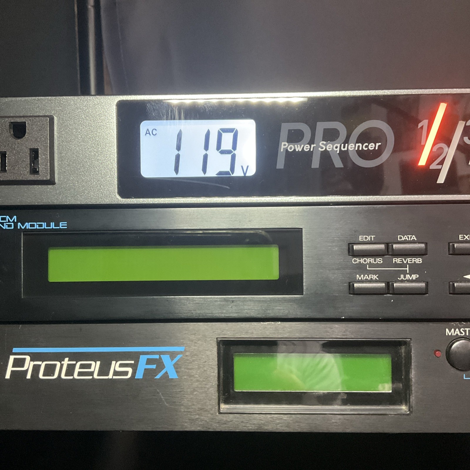 Roland U-220 RS-PCM Sound Module Rack Synthesizer