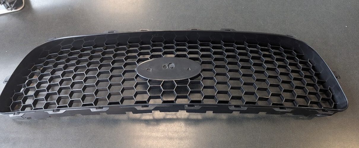 BRAND NEW AFTERMARKET 1999-2004 F-150 PRO FORTUNE FDG 074/F-P/U 2WD GRILLE