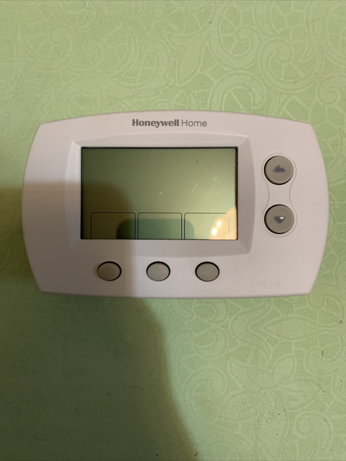 Honeywell YTH5320R1025 Wireless Non-Programmable FocusPRO Kit with Wireless Adap