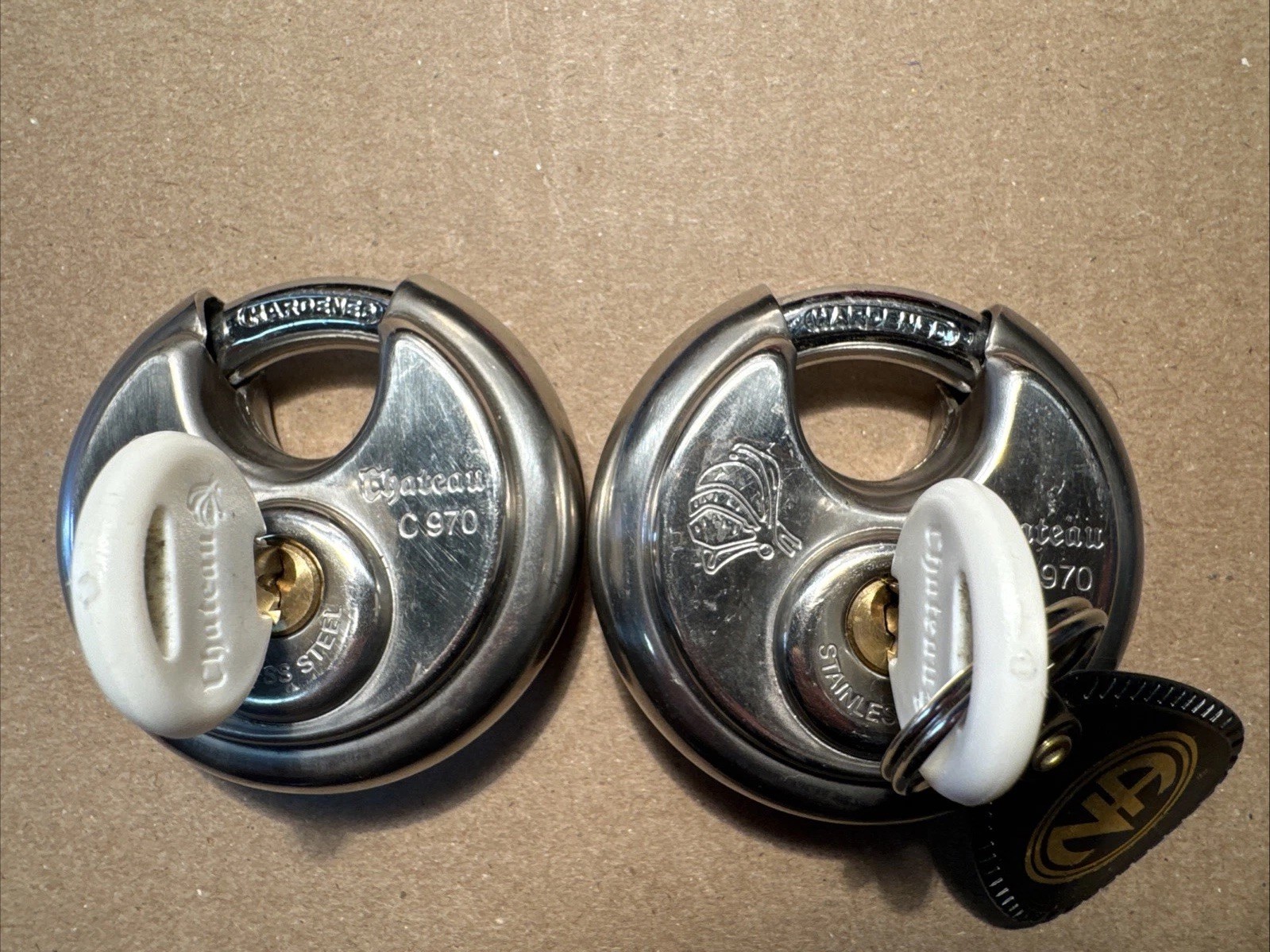 Chateau Padlock Stainless Heavy Duty  W/ Keys Round Disc Lock Chateau C-970 Twin