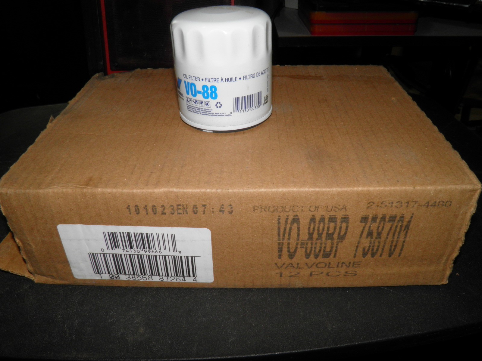 CASE OF 12 NEW VALVOLINE VO-88 SPIN ON OIL FILTERS
