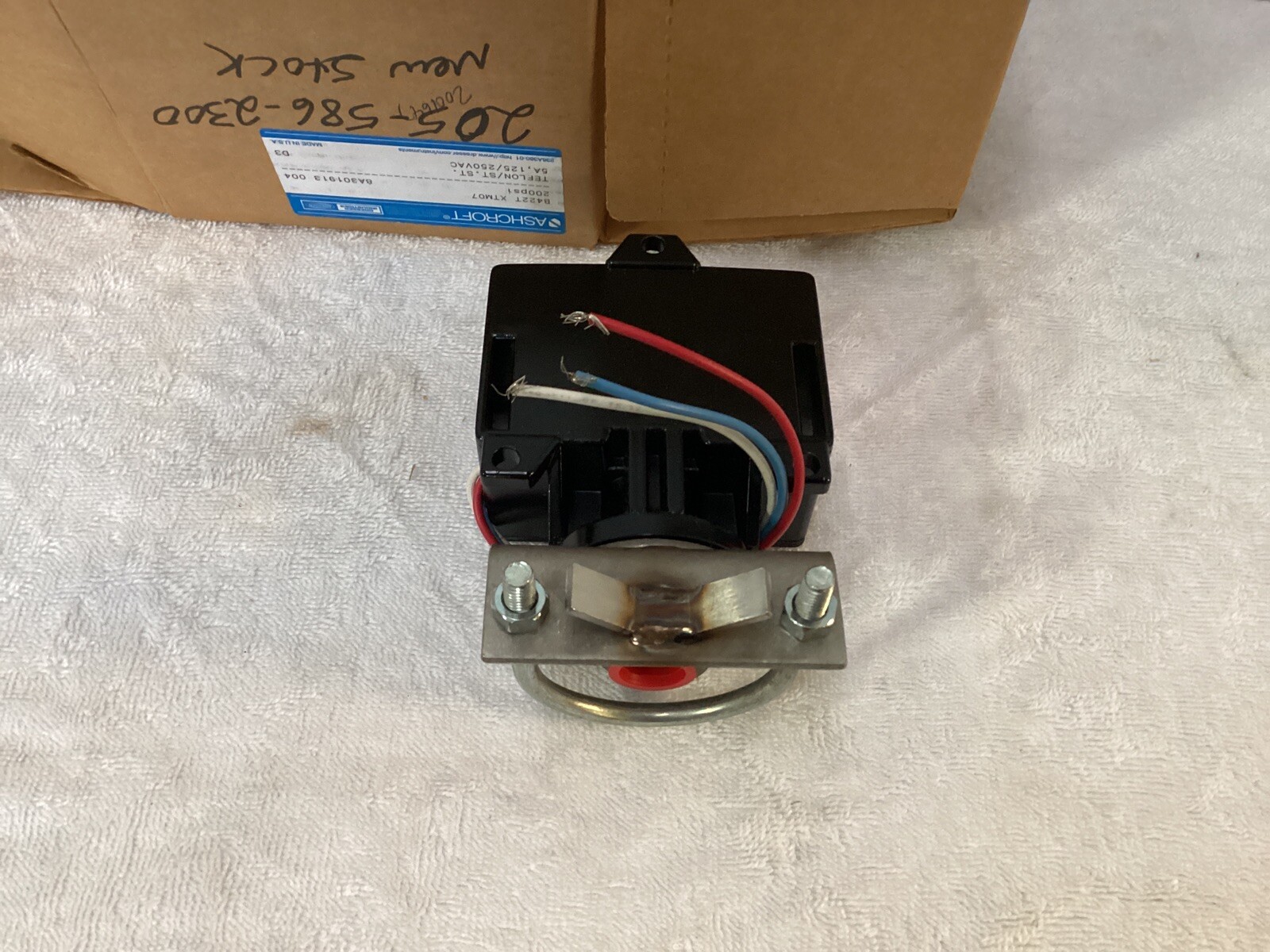 Ashcroft 200 PSI Pressure Switch B422T XTM07