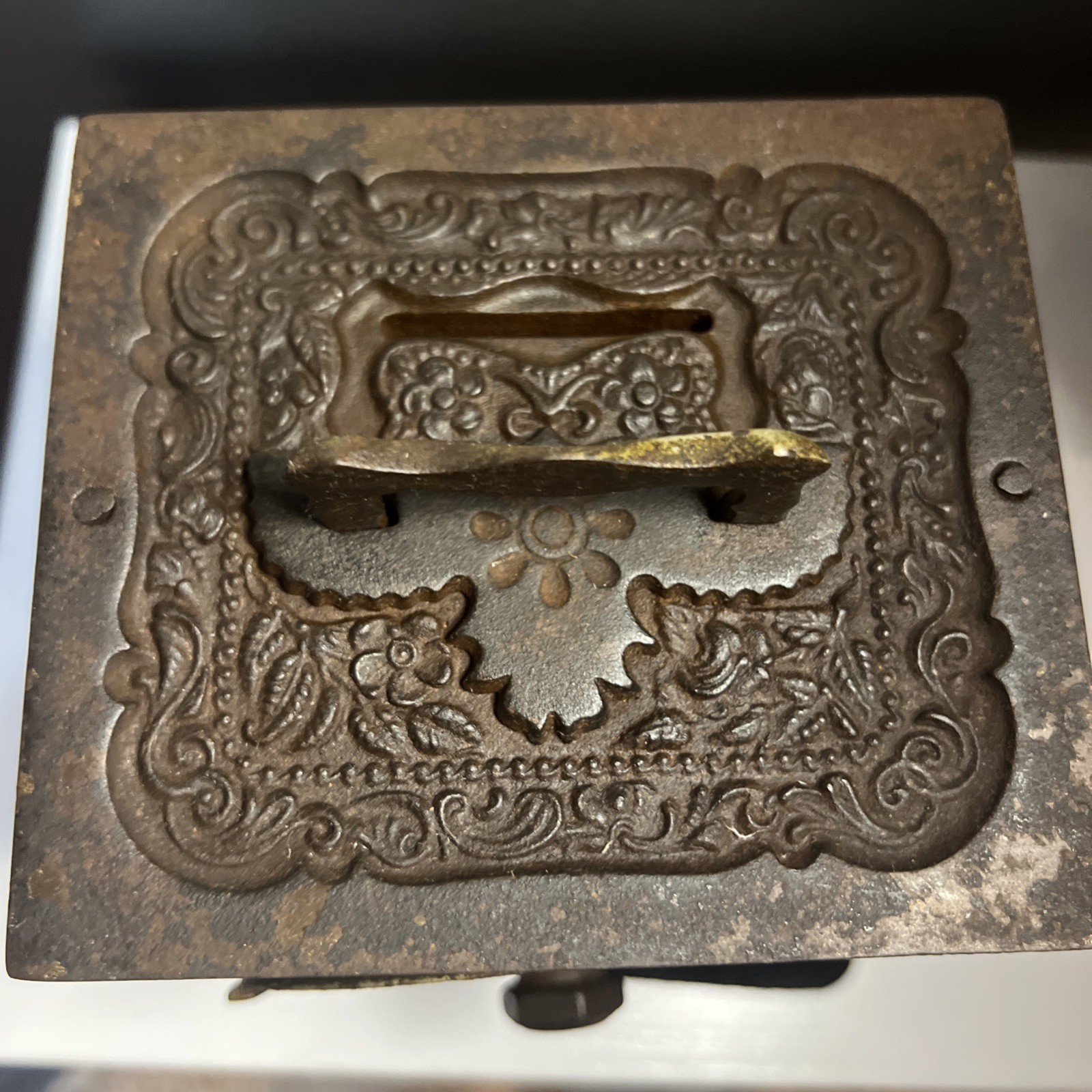 J&E Stevens August 17th, 1897 - Material, Cast Iron) (Burglar Proof Safe)not Key