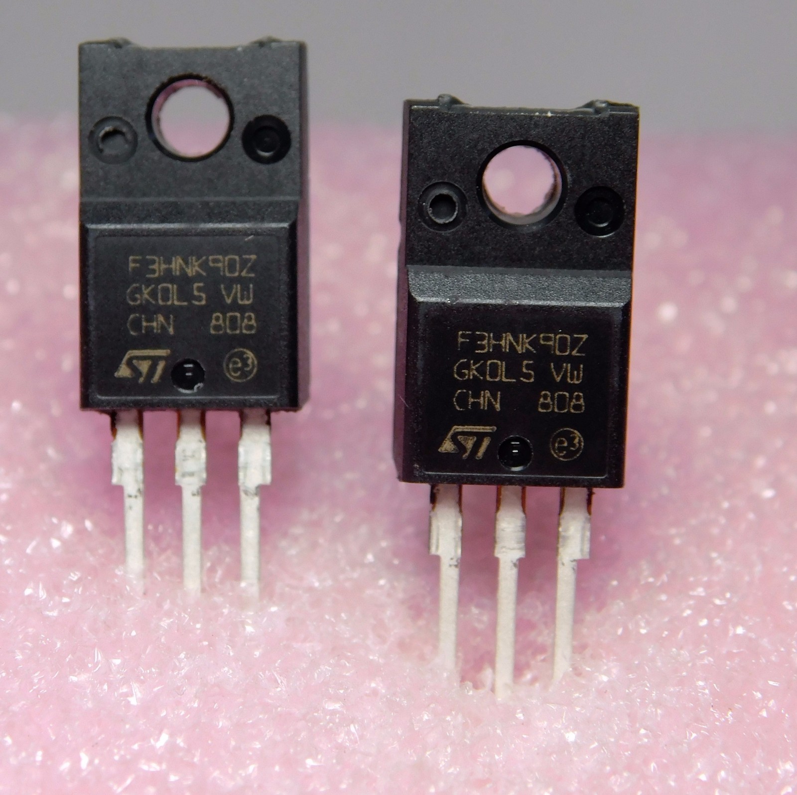 STF3HNK90Z / F3HNK90Z MOSFET / TO220 / 2 PIECES (qzty)
