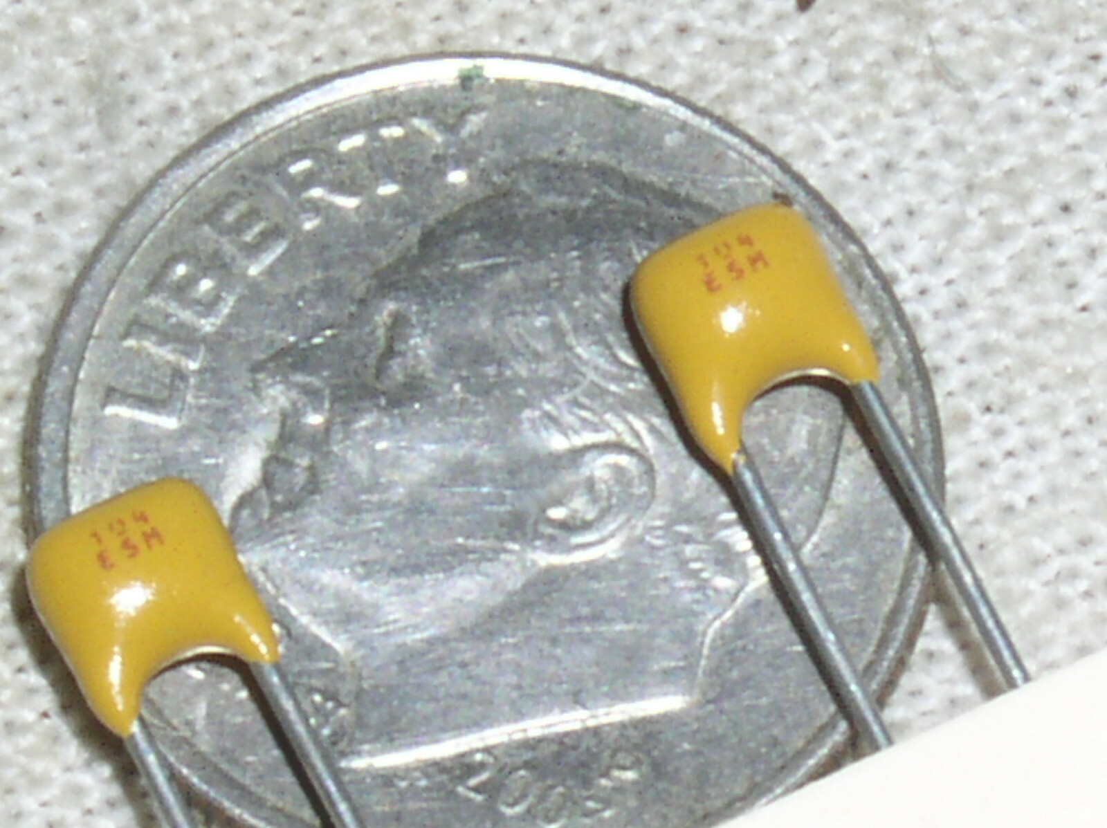 10 NEW SR20 RADIAL CERAMIC CAPACITOR .1UF .1 UF MFD 50 V 50V 100NF 104 USA