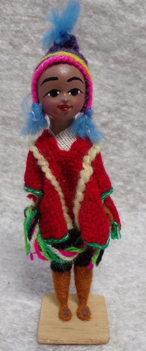 PERU FOLK ART DOLL HANDCRAFTED TOY FIGURINE + KNITTED CLOTHING TRAVEL SOUVENIR