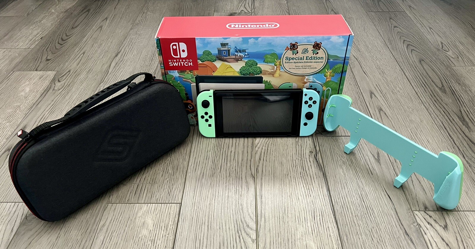 Animal Crossing Nintendo Switch 32GB Complete in Box EXCELLENT CONDITION