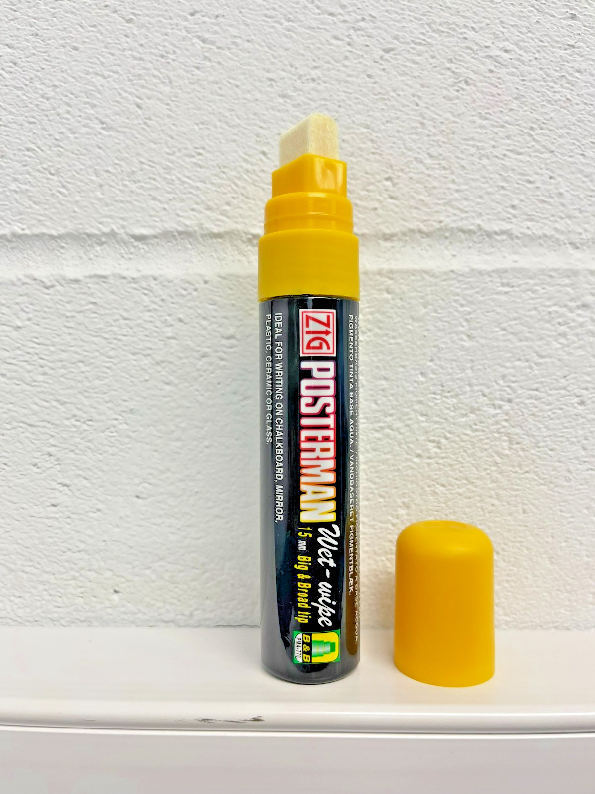Kuretake ZIG Posterman Wet-Wipe PMA-770 Chalk Pen 15mm – Yellow