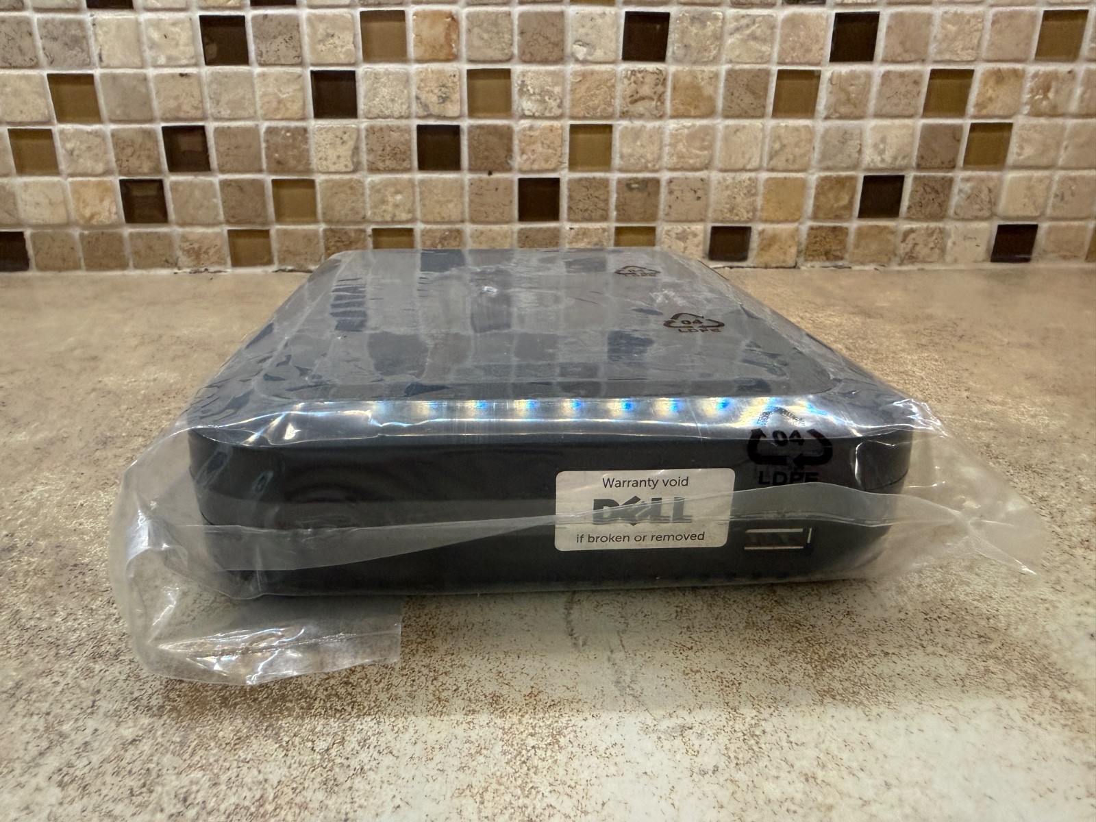 DELL Sonic Wall Soho APL31-0B9 Network Security Firewall + power cord