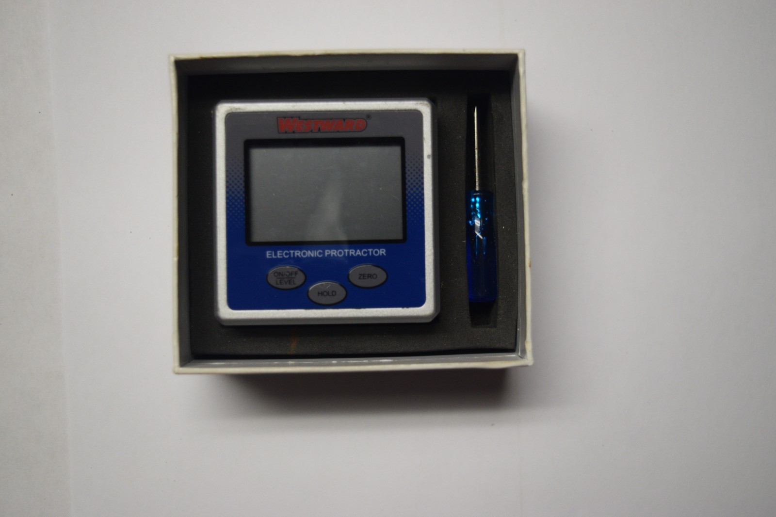 WESTWARD Digital Protractor: -360°to 360°, +/-0.20° Accuracy, Aluminum Frame