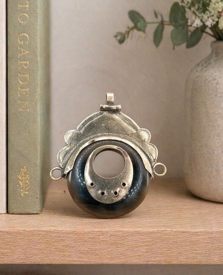 VINTAGE OLD AFRICAN BERBER TUAREG PENDANT REAL STONE TRIBAL ETHNIC PENDANT