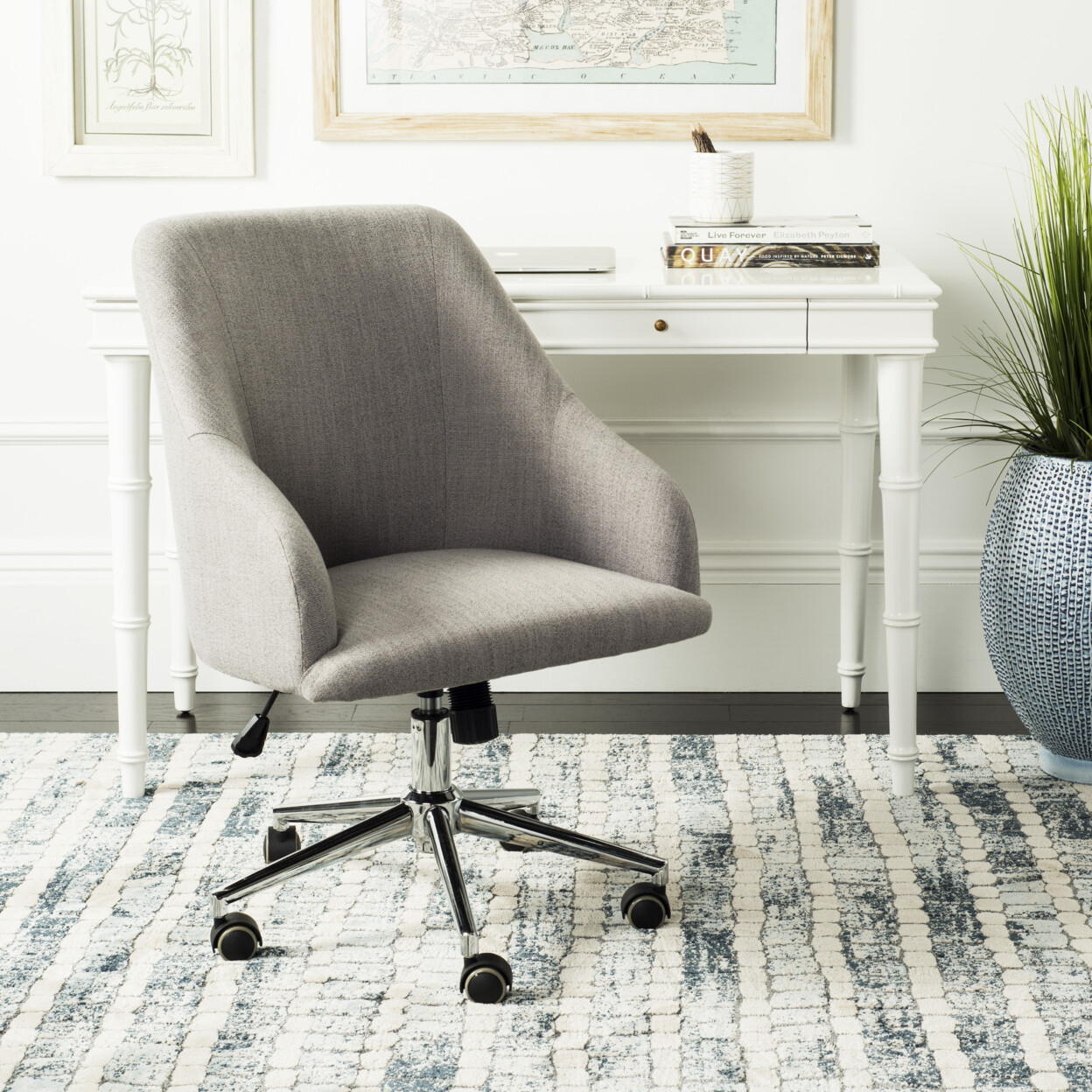 SAFAVIEH Adrienne Linen Chrome Leg Swivel Office Chair | Grey / Chrome |