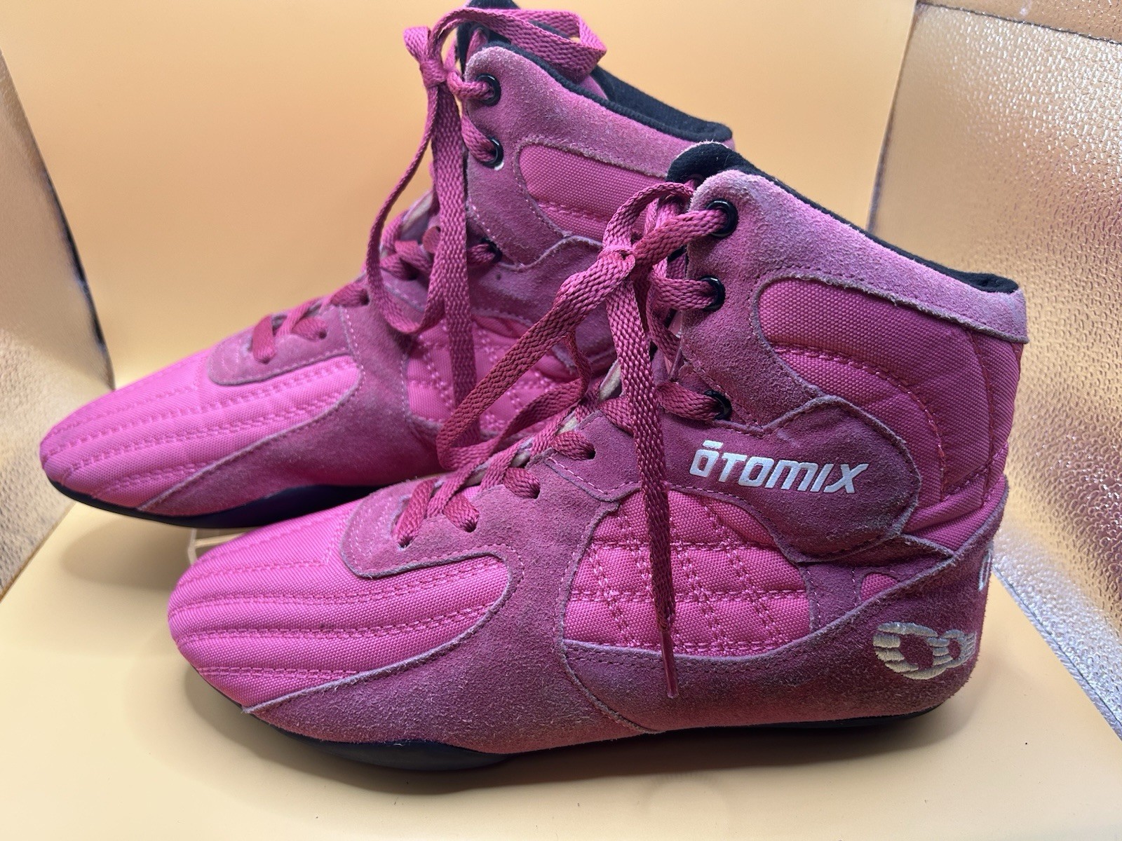 Otomix Stingray Escape M3000 Pink Boxing Shoes Unisex Adults Size M8.5 W10
