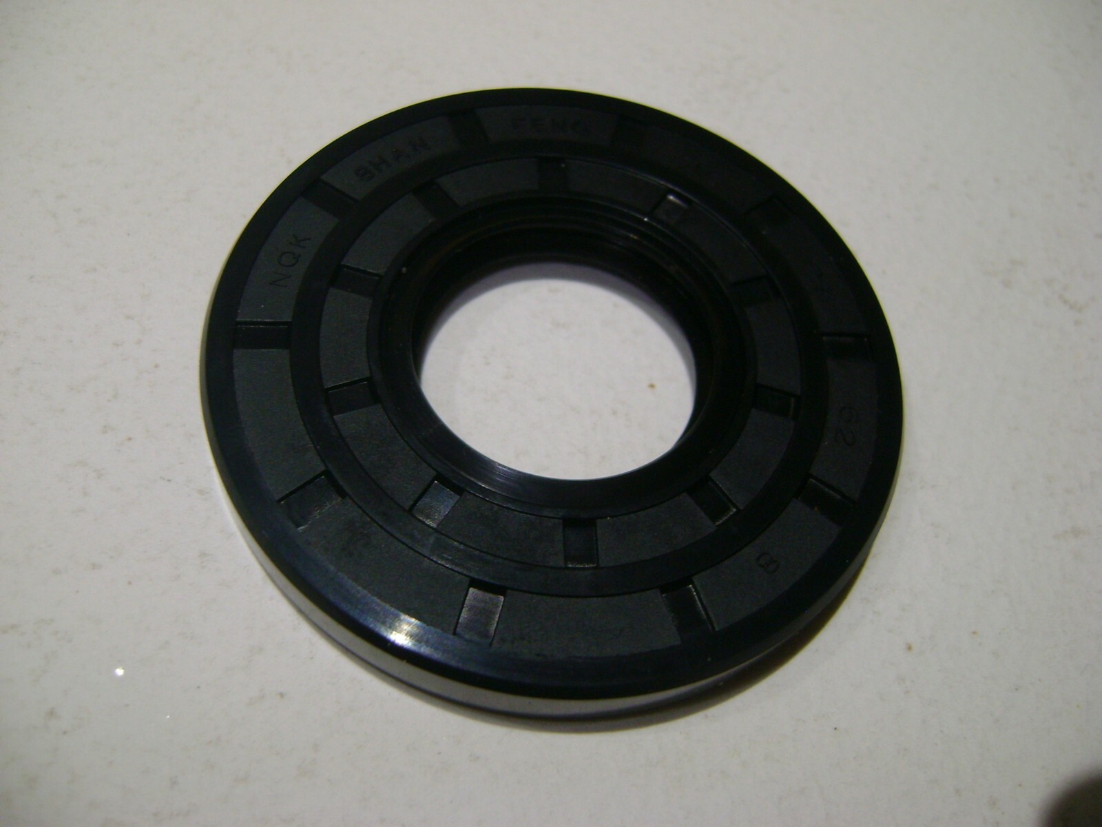 NEW TC 27X62X8 DOUBLE LIPS METRIC OIL / DUST SEAL 27mm X 62mm X 8mm