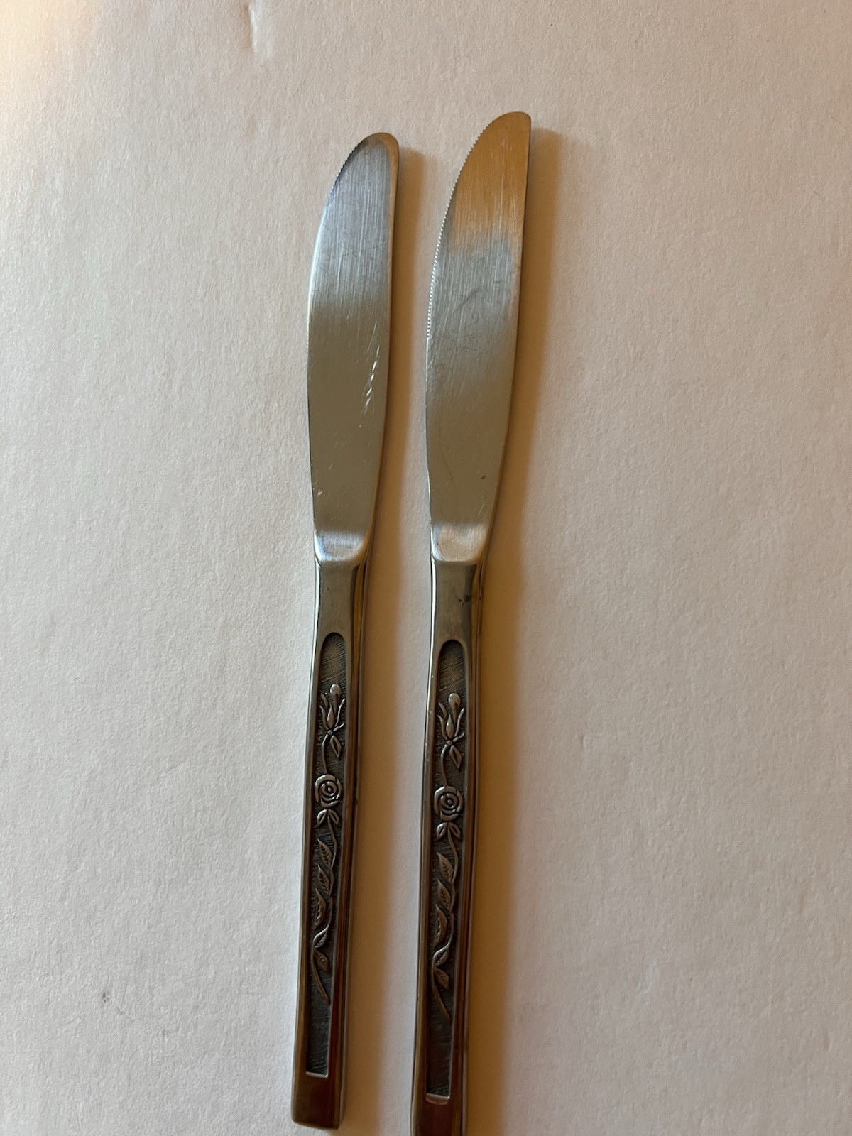CRESTMONT Hanford Forge Stainless 2 Dinner Knives Flatware Rose Vintage 8” Japan