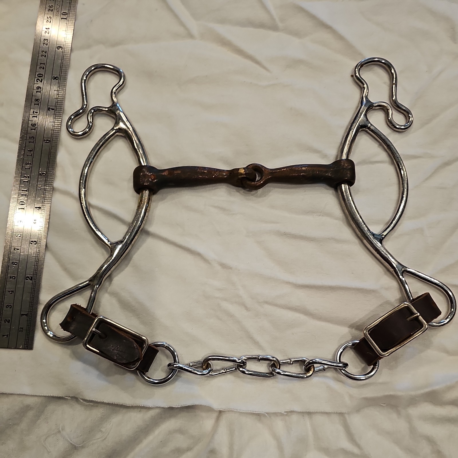 jointed-mouth curb horse bit 5" mouth with chain strap