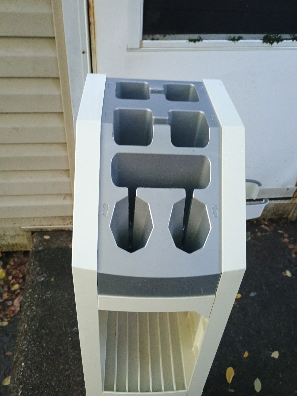 Nintendo Wii Storage Tower Stand Holds Console, Games & Controllers 35” NICE