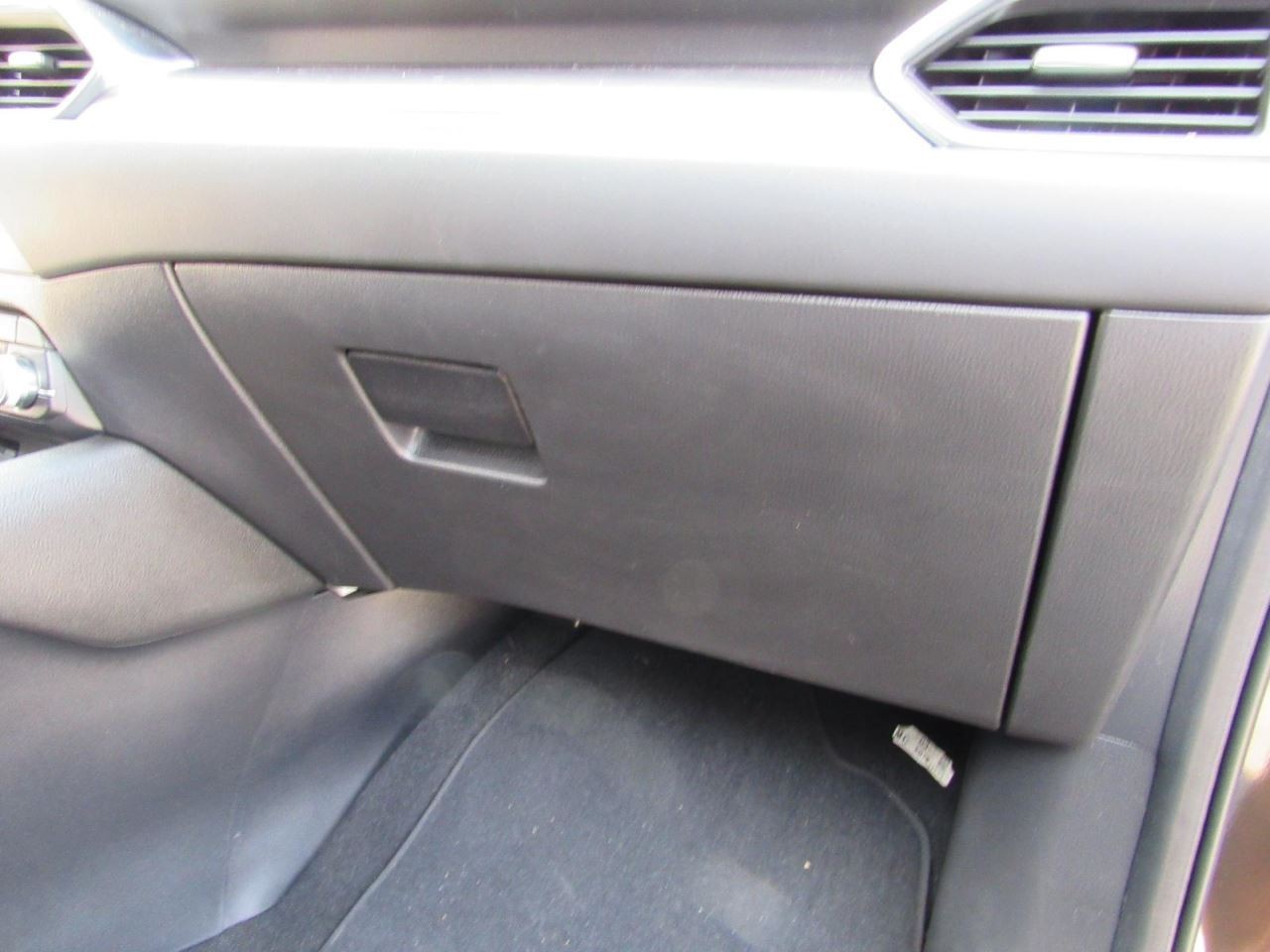 CX-5      2019 Glove Box 1071790
