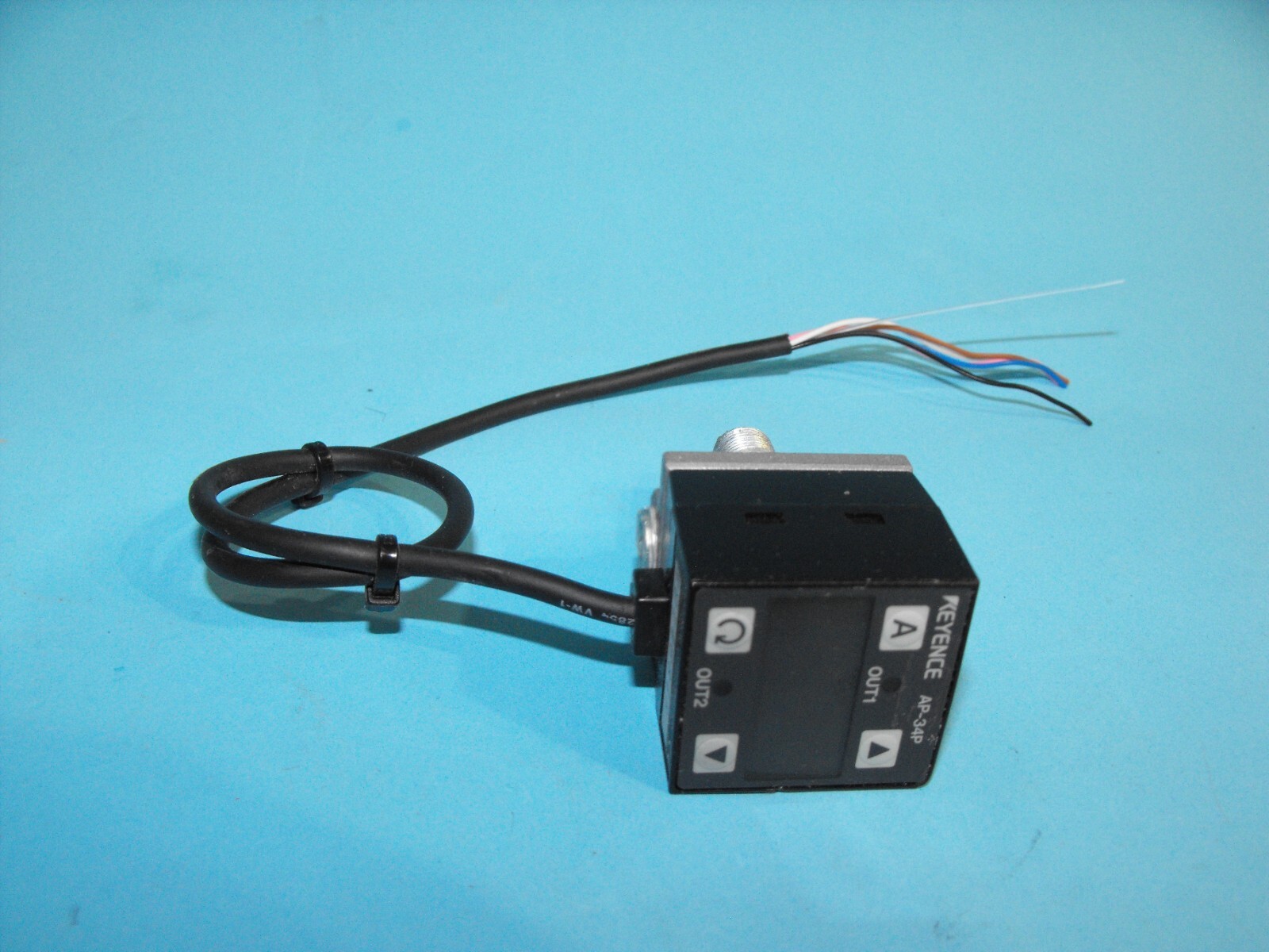 Keyence AP-34P.Pressure Sensor.12-24VDC.USED