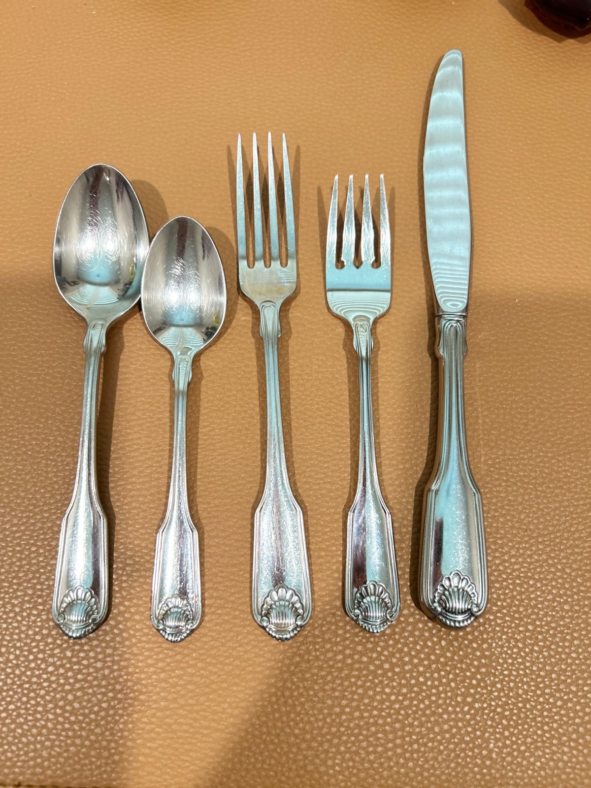 Oneida Heirloom Community SILVER SHELL Silverplate Flatware - Choice