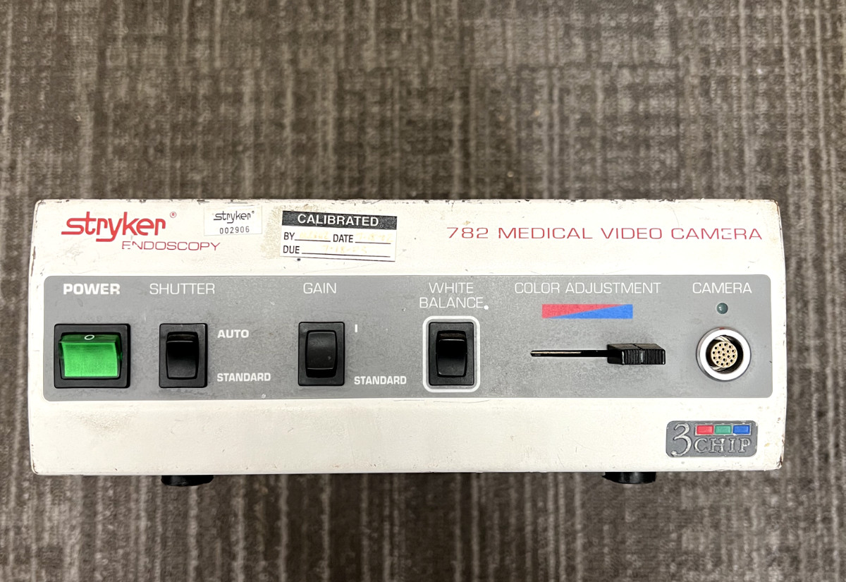 STRYKER ENDOSCOPY 782 MEDICAL VIDEO CAMERA CONTROL UNIT UNTESTED POWERS ON
