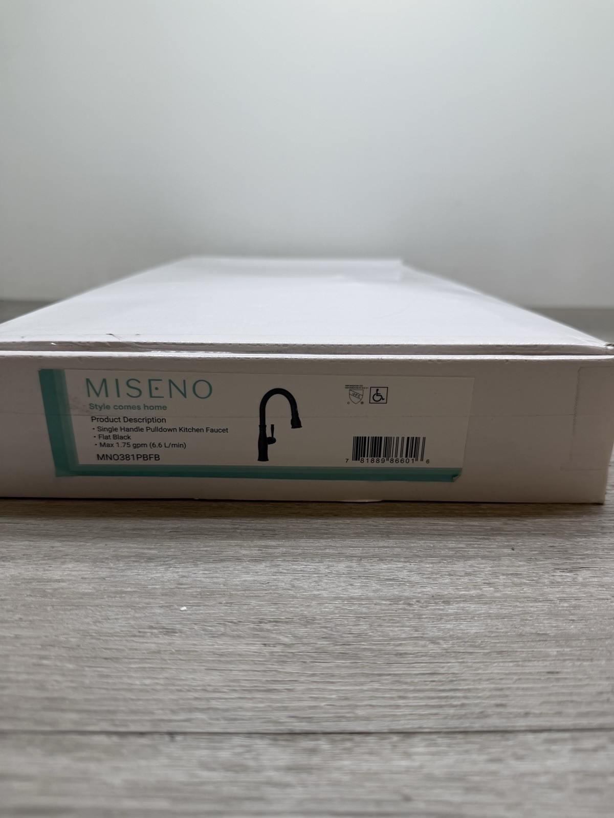 Miseno MNO381PBFB Donya 1.8 GPM Pull-Down Kitchen Faucet Black *Scratches*