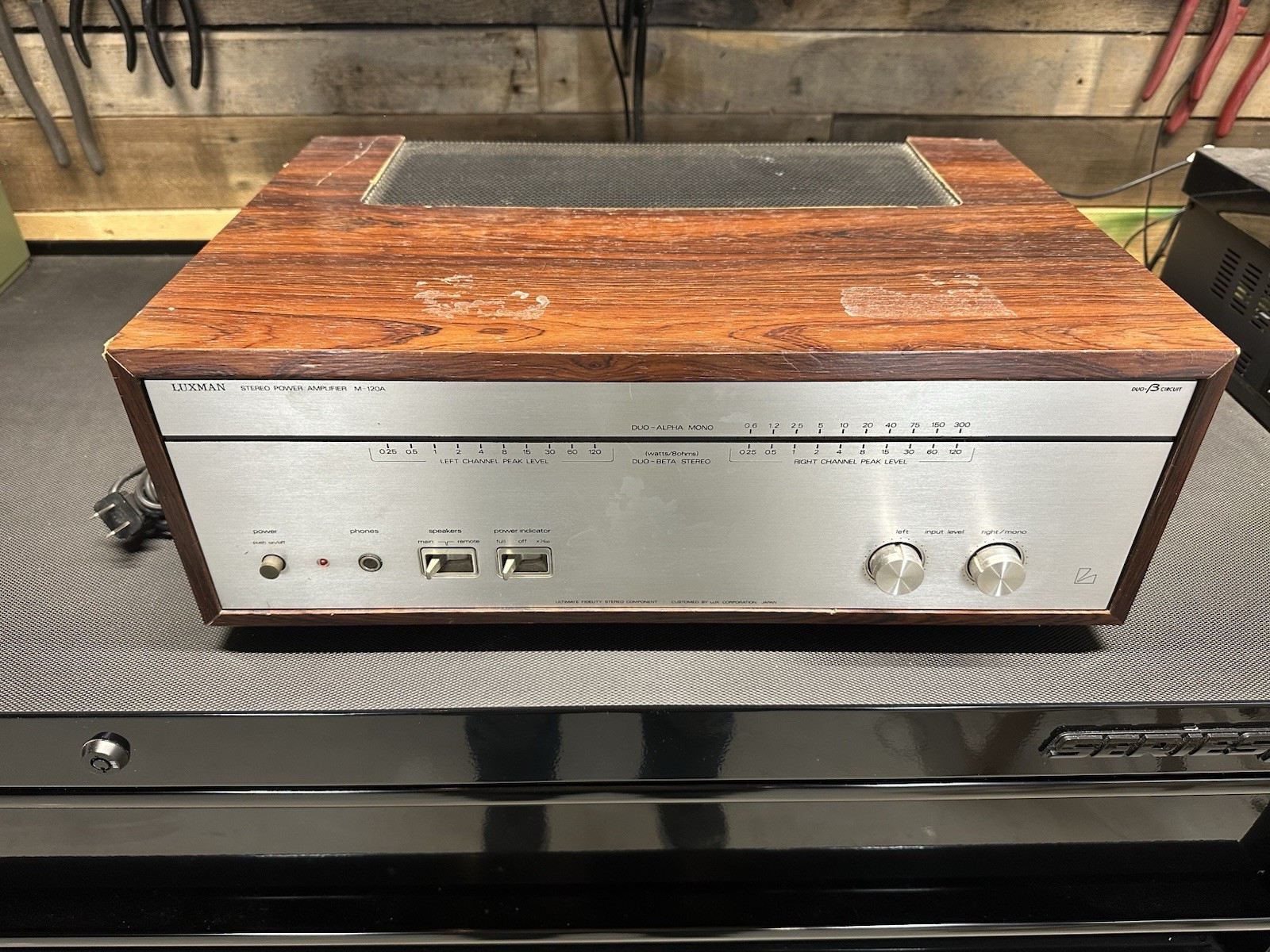 Luxman M-120A Stereo Power Amplifier For Parts / Repair Turns On Rare Japanese