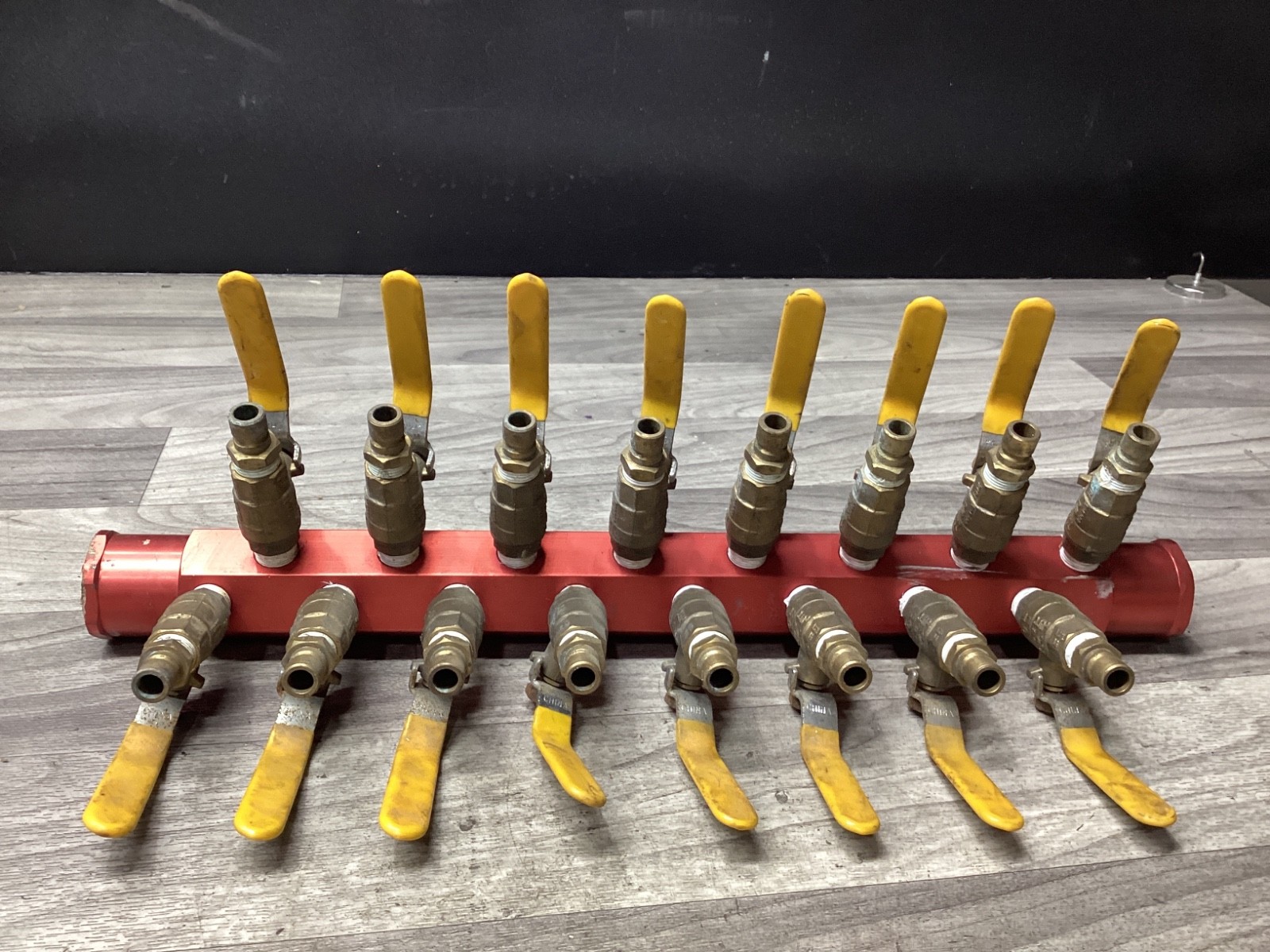 16 Port Water Manifolds 3/8” ALUMINUM WATER VALVES #111C120PR4*SI