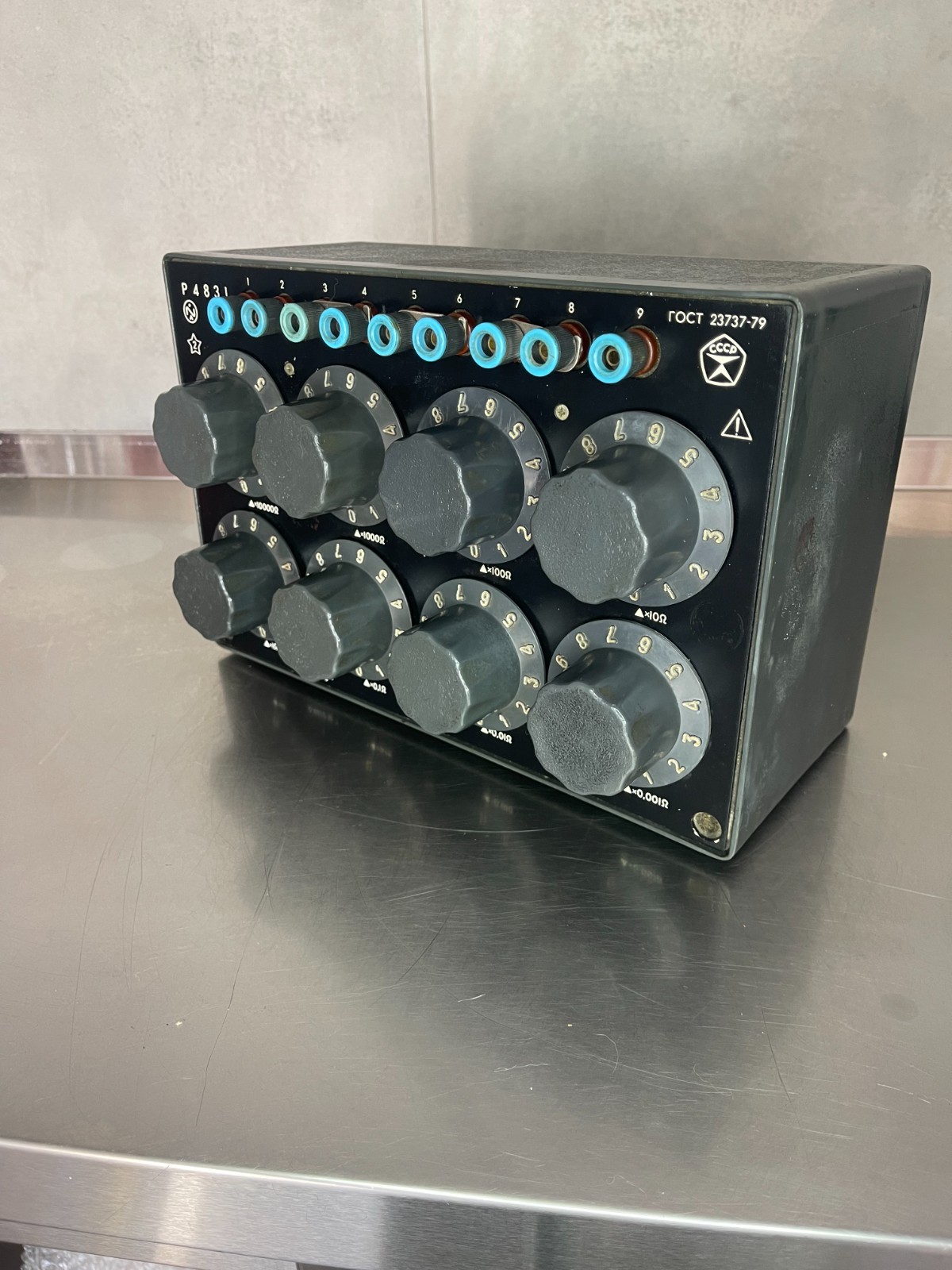 0 0.001 0.1 1 10 100 1000 10000 100000 Ohm kOhm decade resistance standard box 2