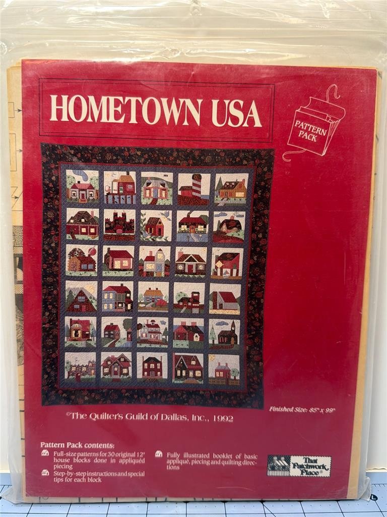 Vintage 1992 THAT PATCHWORK PLACE Quilt Pattern - HOMETOWN USA - Dallas QG