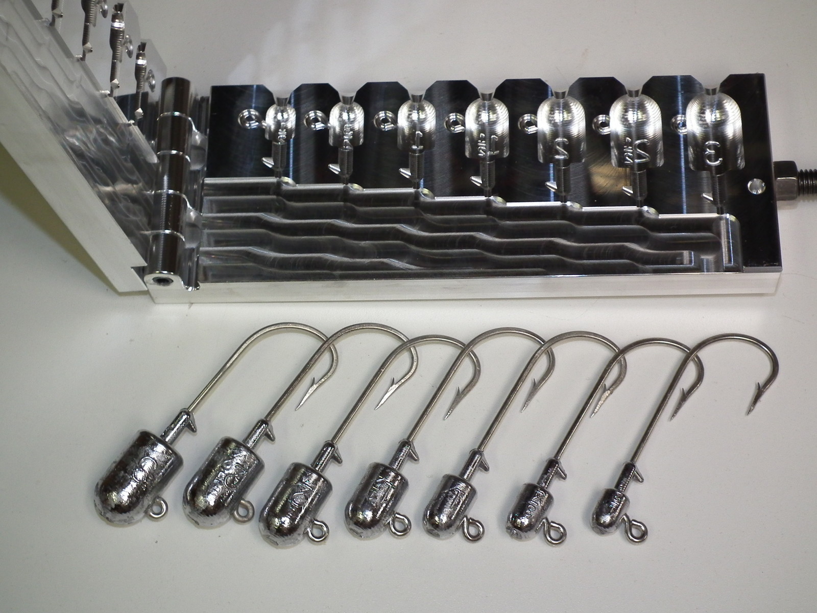 Saltwater Bullet Jig mold 1/2-3oz 8/0 34184 CNC Aluminum USA 3RD