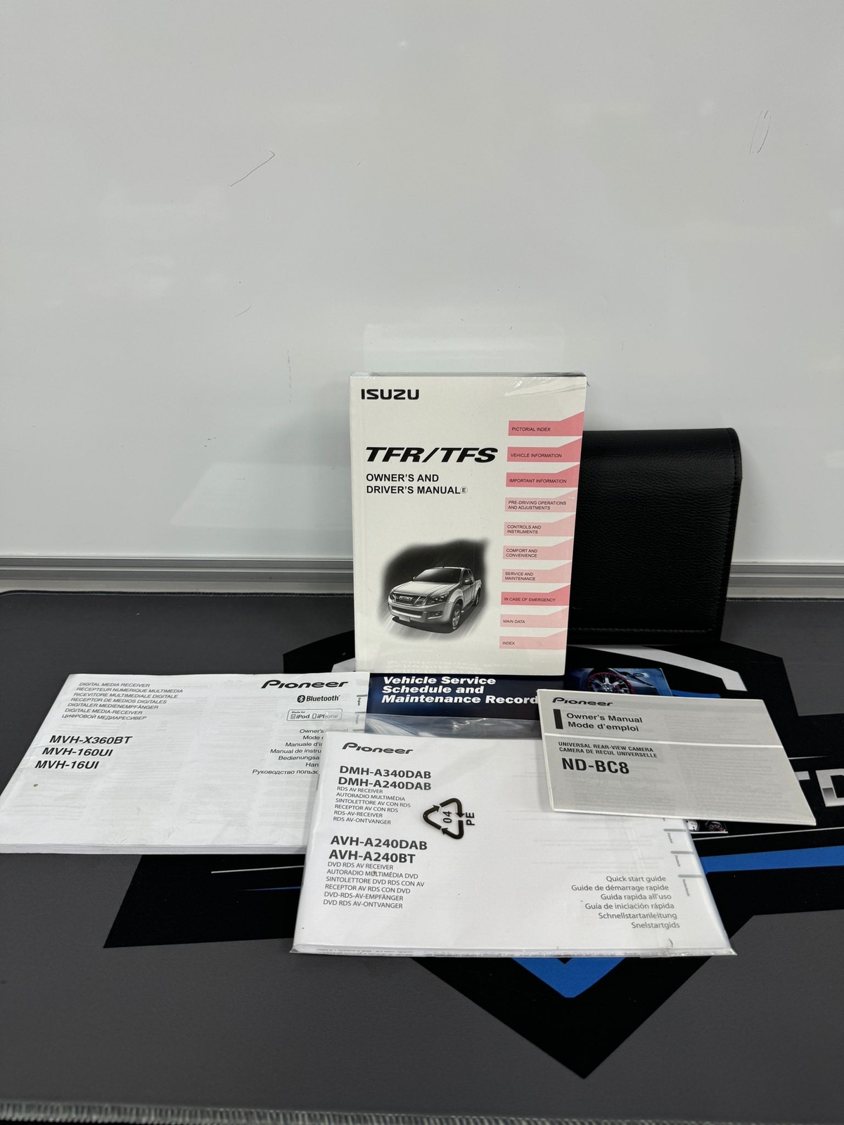 ISUZU TFR / TFS OWNERS PACK / HANDBOOK / MANUAL WITH WALLET 2012~2016 (2014)