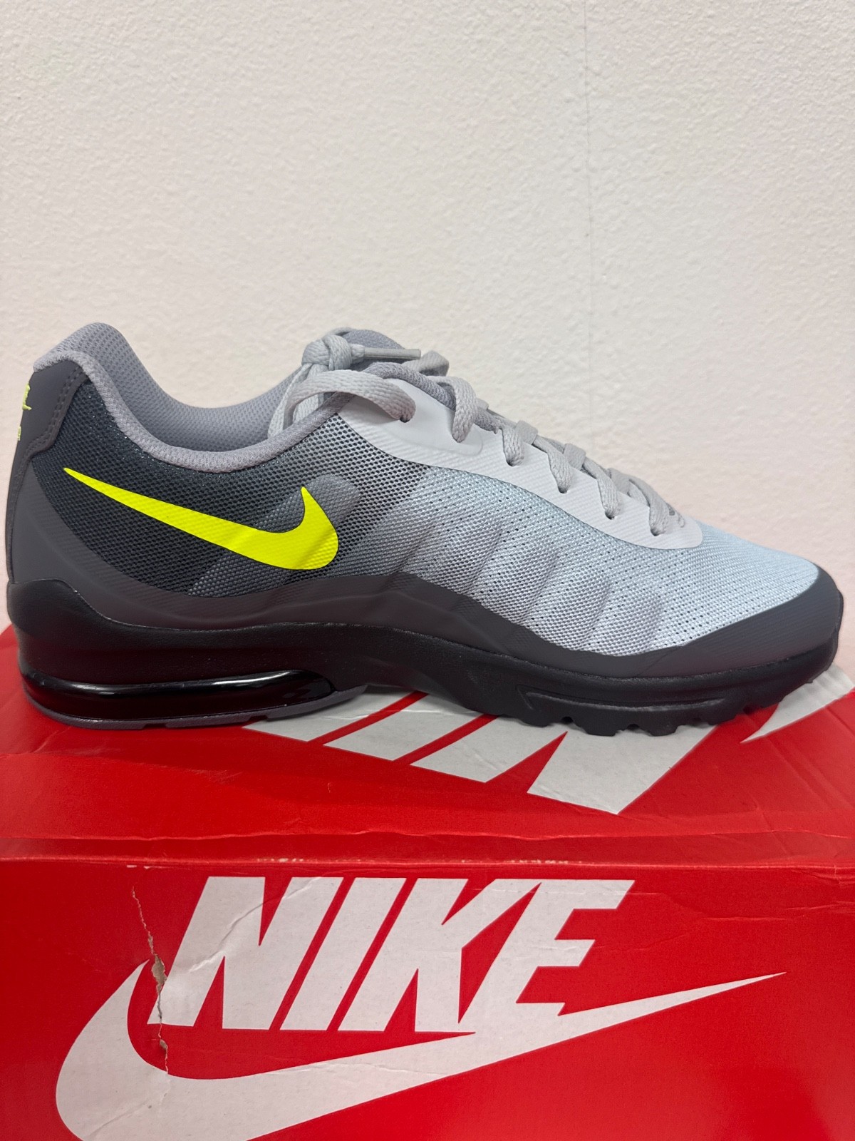 MEN Nike Air Max Invigor