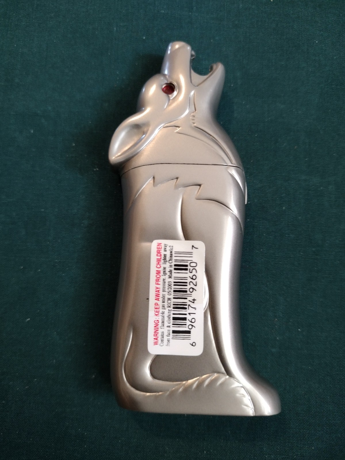 Vintage Novelty Butane Lighter Refilable howling wolf light grey case