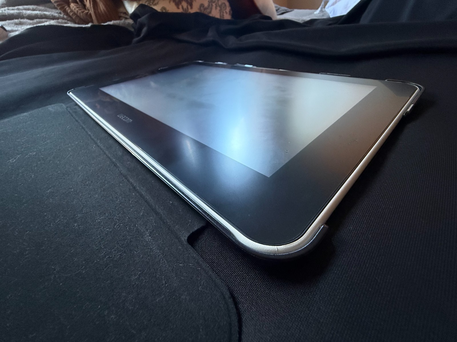 *** WACOM TABLET WITH PEN, COVER CASE, SCREEN PROTECTOR, (NEVER USED) ****