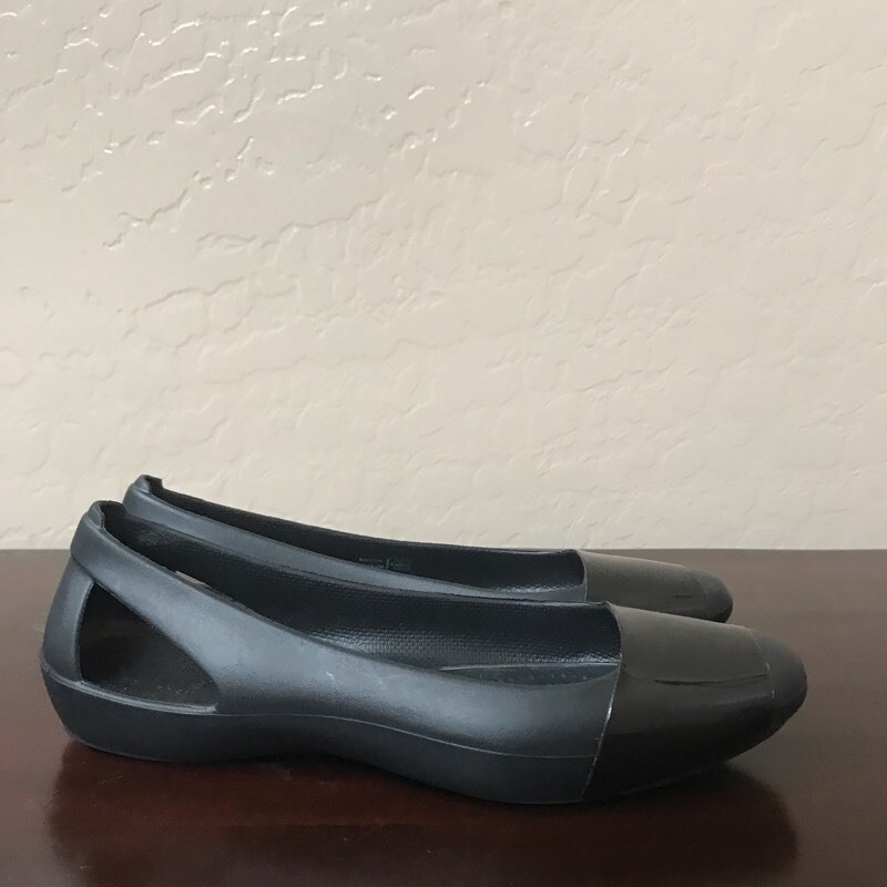 Crocs Womens Ballet Flat Shoes Black Cutout Slip On 7