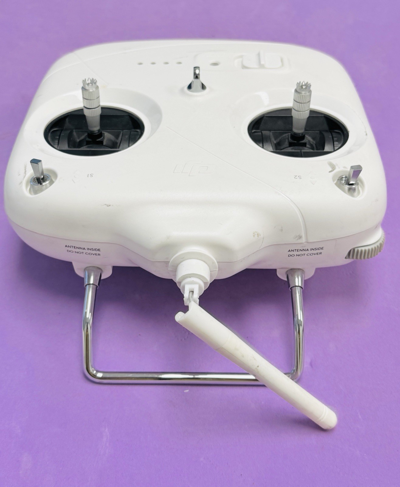 *Powers on* AS/IS DJI Phantom 3 Standard Drone Remote Control GL358WA
